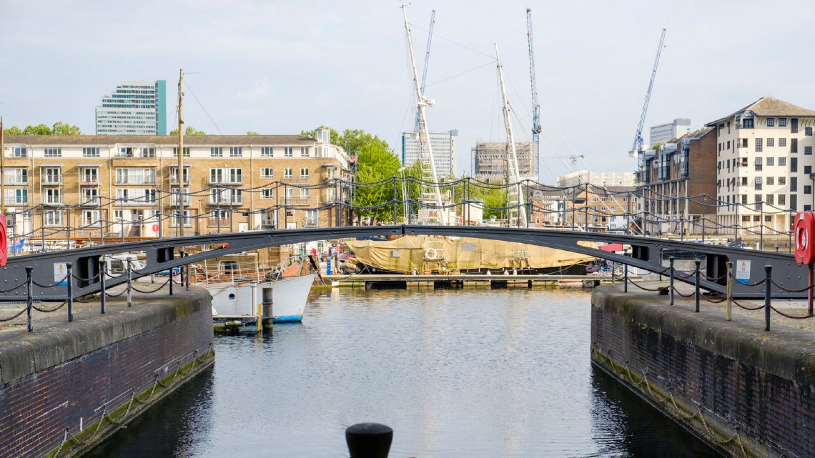 surrey-quays-vs-wapping-galliard-homes